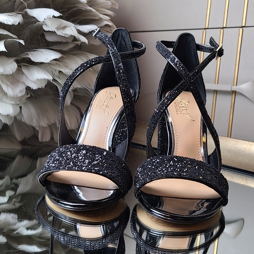Jewel by Badgley Mischka sandals